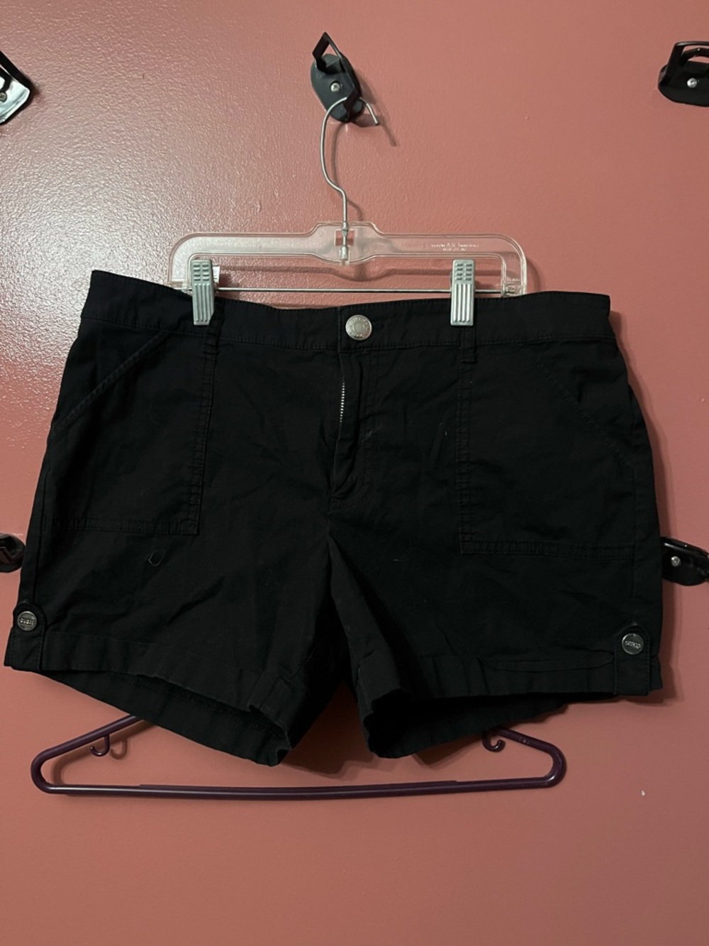 GUESS Black Cuffed Casual Women's Shorts